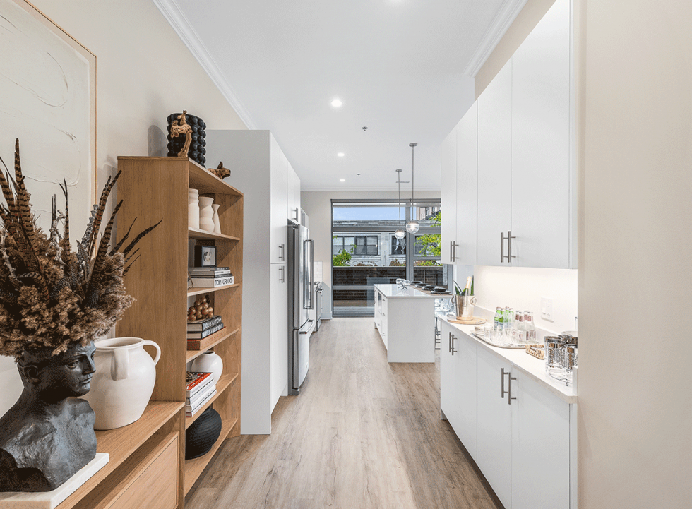 Maeve-on-Ashland-Model-(15)